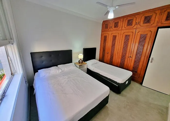 Reformado, 250m do mar, Wi-Fi, próx ao Aquário Apartamento Guarujá