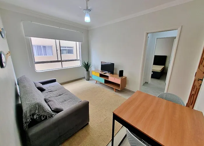 Reformado, 250m do mar, Wi-Fi, próx ao Aquário Apartamento Guarujá